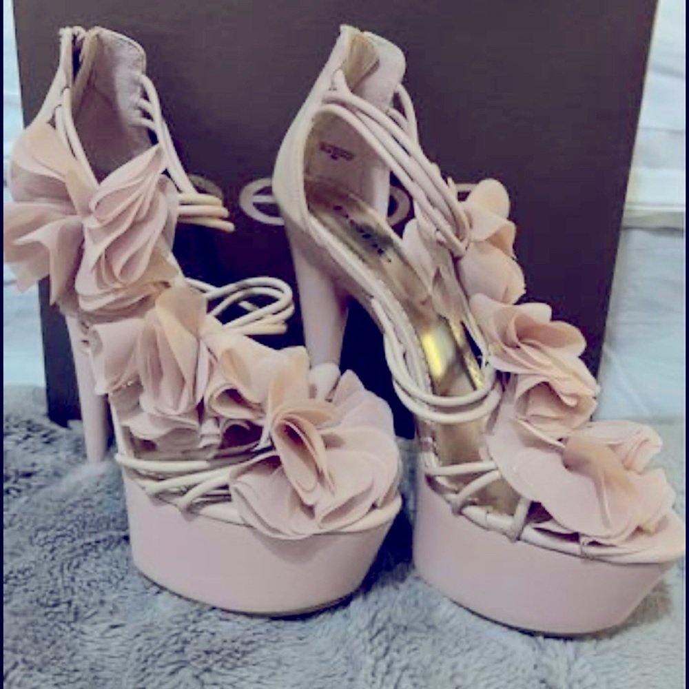 Bebe Fleur Rose Dust Beautiful Shoes In Original Box Size 8